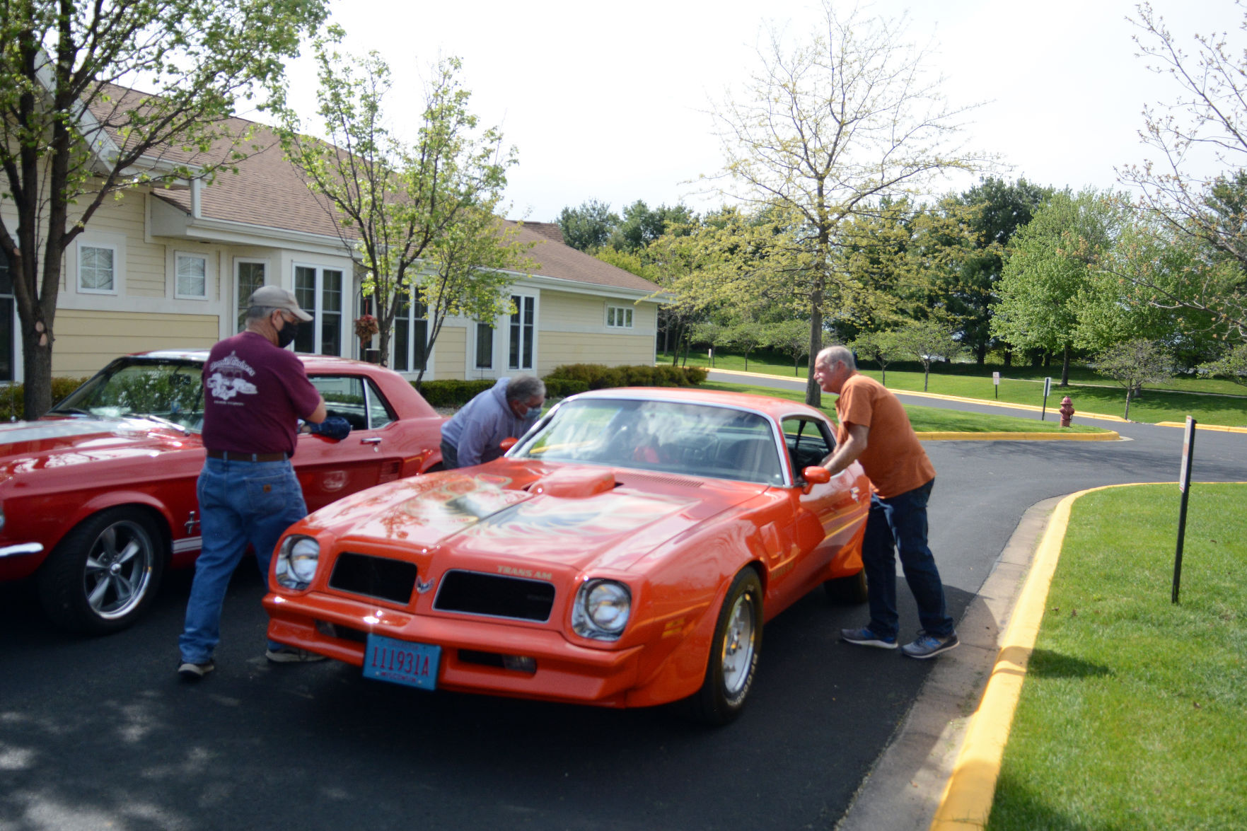 Oak Park Place classic car parade